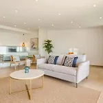The Oceanfront Vr106 *