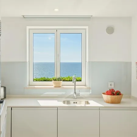 The Oceanfront Vr106 Luz